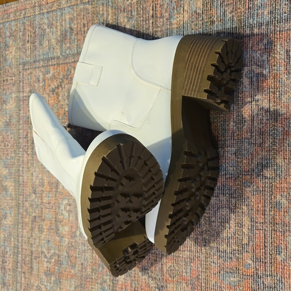 White Chelsea Boot - Picture 4 of 8